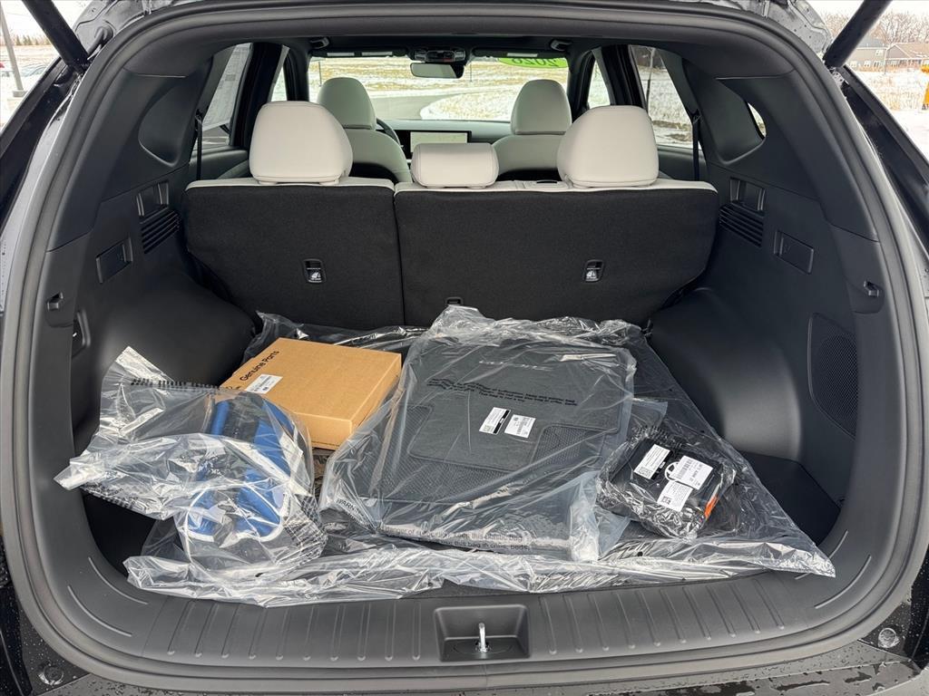 new 2026 Hyundai TUCSON Hybrid car, priced at $42,370