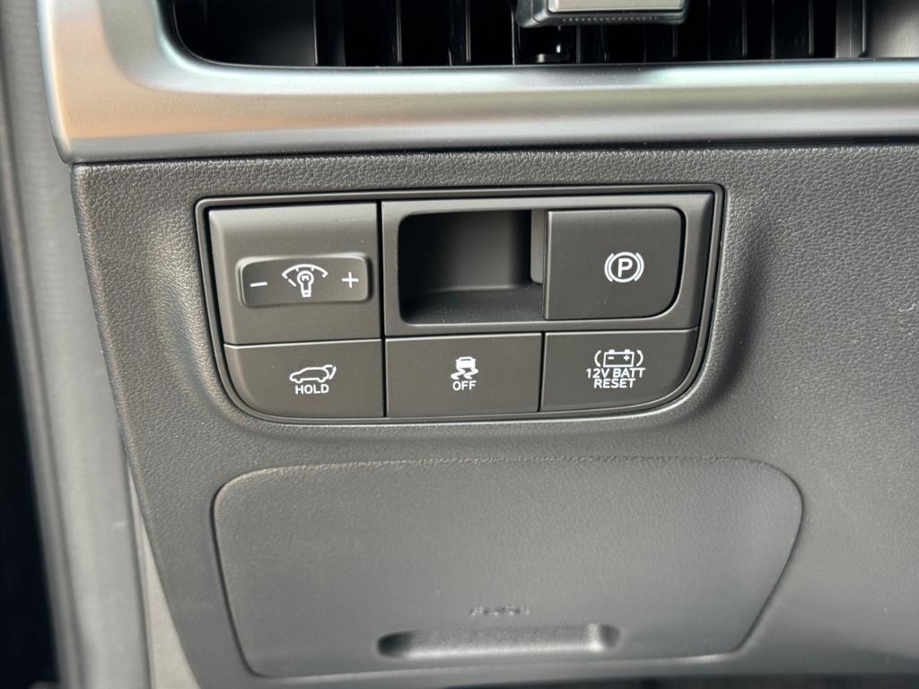 used 2025 Hyundai TUCSON Hybrid car, priced at $31,999