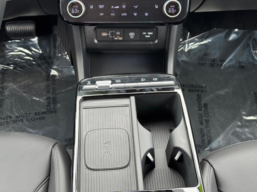 used 2025 Hyundai TUCSON Hybrid car, priced at $31,999