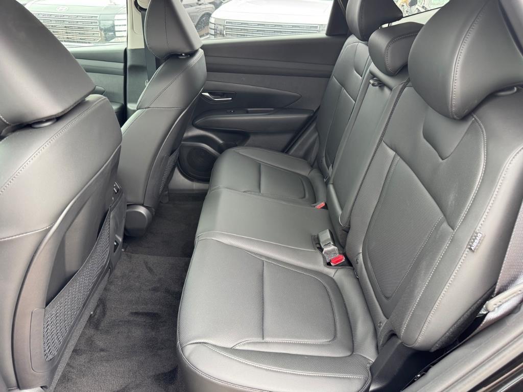 used 2025 Hyundai TUCSON Hybrid car, priced at $31,999