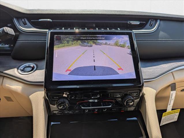 new 2025 Jeep Grand Cherokee car, priced at $40,600