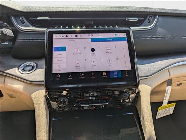 new 2025 Jeep Grand Cherokee car, priced at $40,600