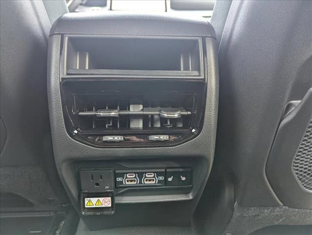 new 2025 Jeep Grand Cherokee car, priced at $48,200