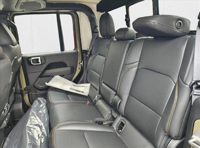 new 2025 Jeep Gladiator car, priced at $43,450