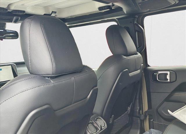 new 2025 Jeep Gladiator car, priced at $43,450