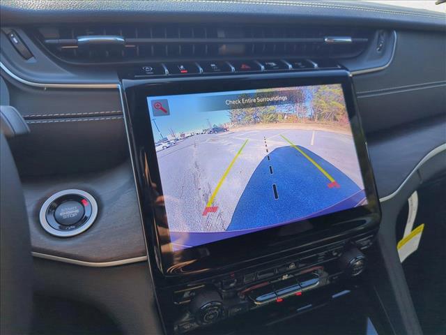 new 2025 Jeep Grand Cherokee car, priced at $40,300