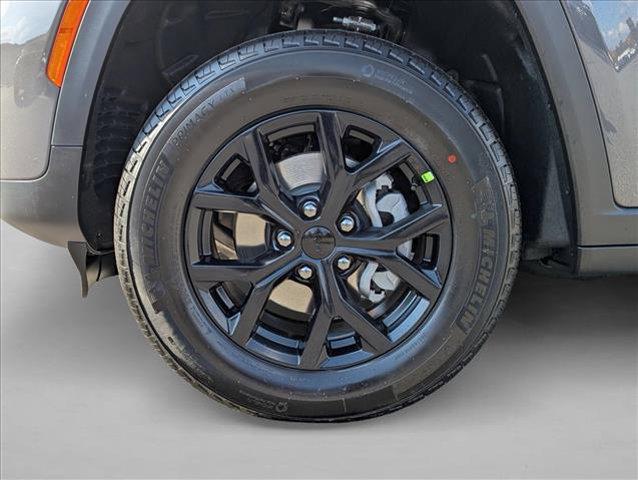 new 2025 Jeep Grand Cherokee car, priced at $39,450