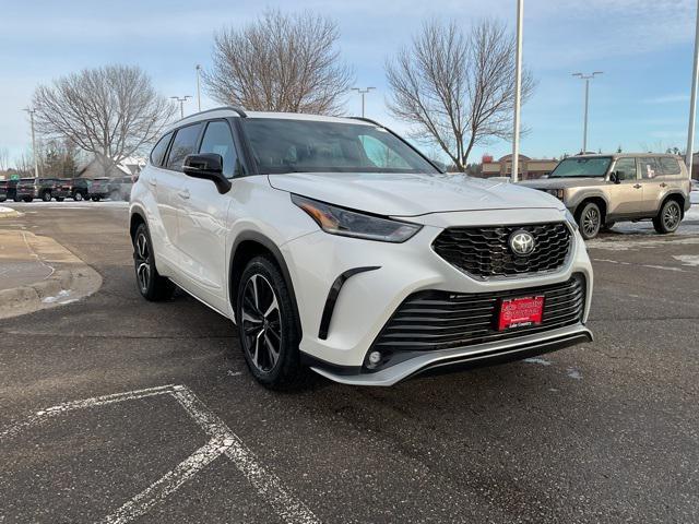 used 2021 Toyota Highlander car, priced at $32,998