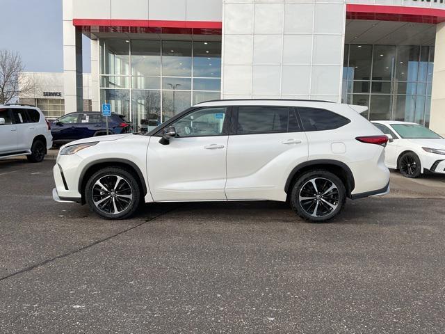 used 2021 Toyota Highlander car, priced at $32,998