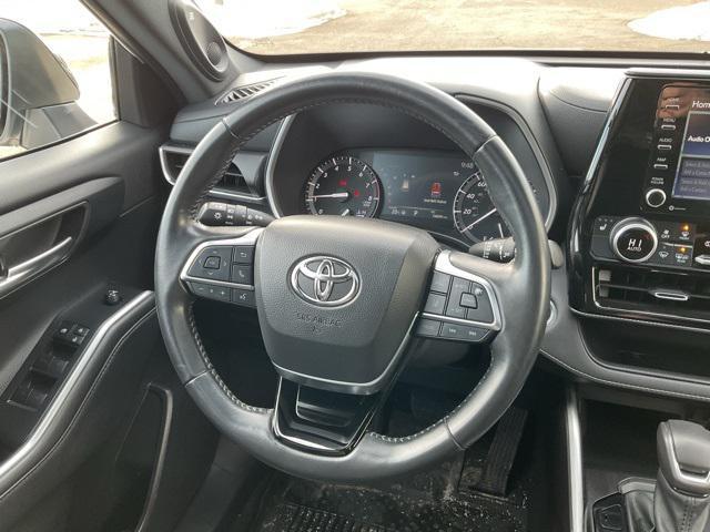 used 2021 Toyota Highlander car, priced at $32,998