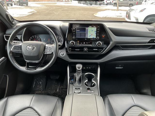 used 2021 Toyota Highlander car, priced at $32,998