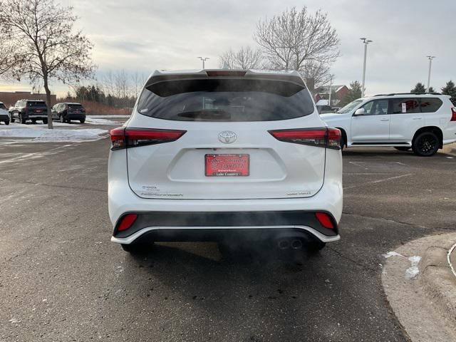 used 2021 Toyota Highlander car, priced at $32,998