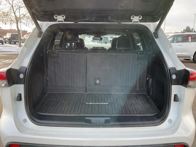 used 2021 Toyota Highlander car, priced at $32,998