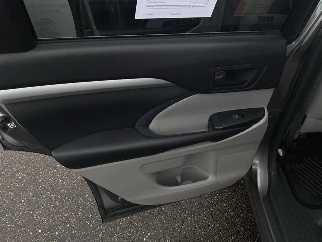 used 2015 Toyota Highlander car, priced at $12,499