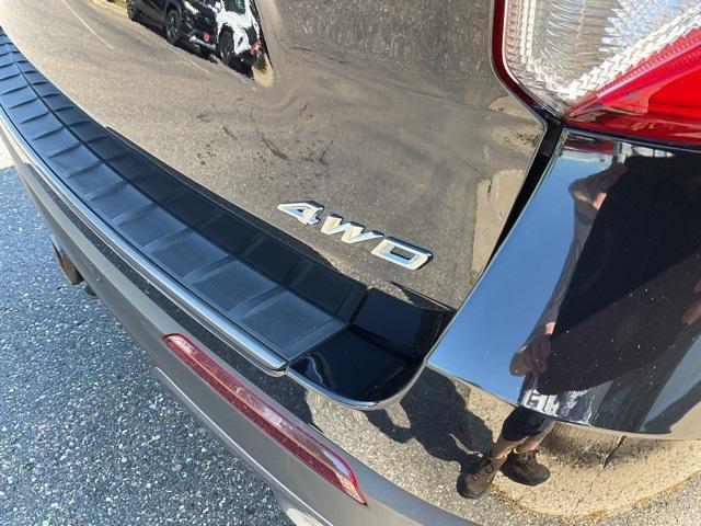 2021 Agate Black Metallic Ford Explorer