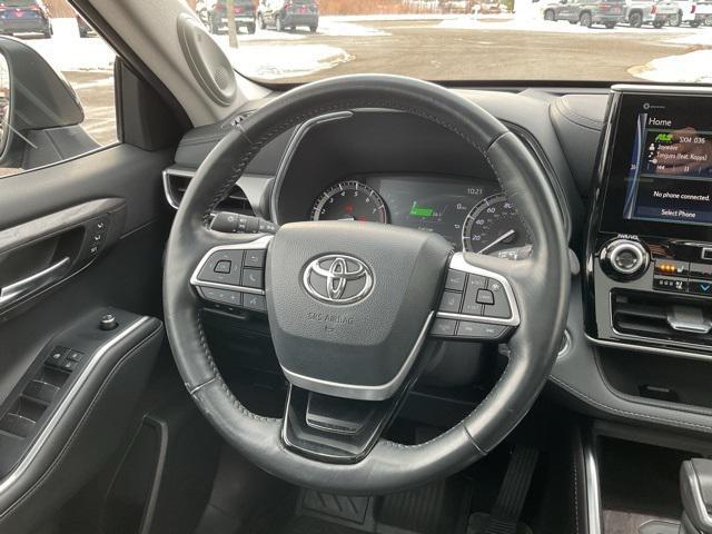 used 2022 Toyota Highlander car, priced at $40,998