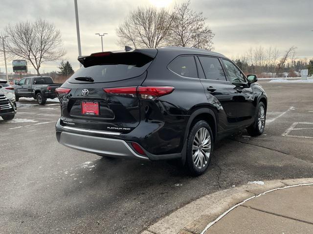 used 2022 Toyota Highlander car, priced at $40,998