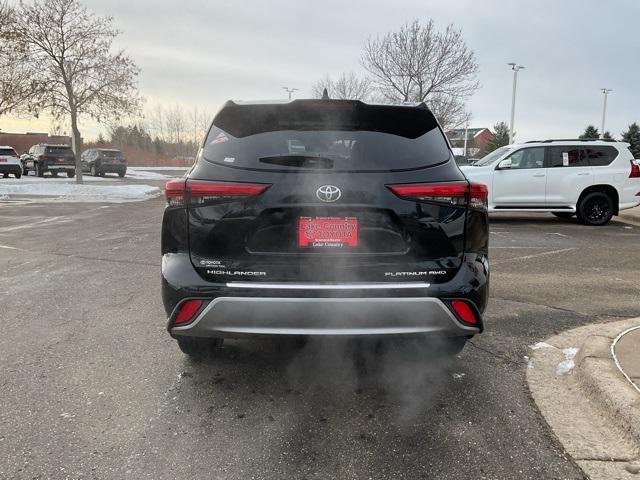 used 2022 Toyota Highlander car, priced at $40,998