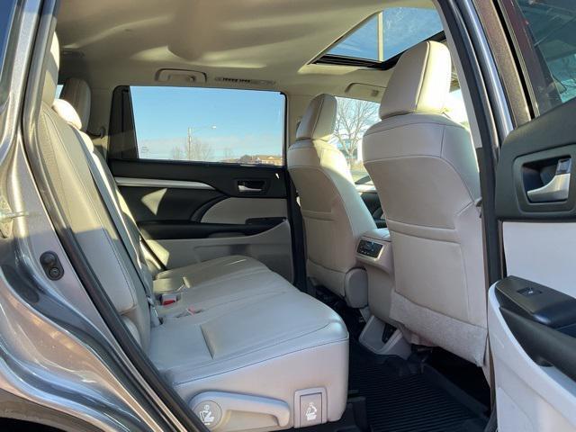 used 2018 Toyota Highlander car, priced at $25,599