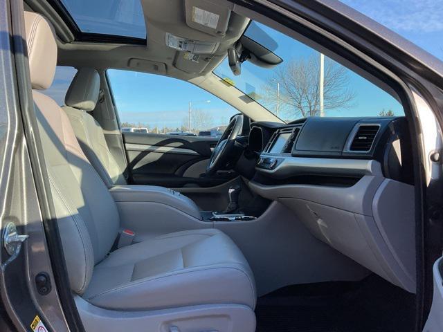 used 2018 Toyota Highlander car, priced at $25,599