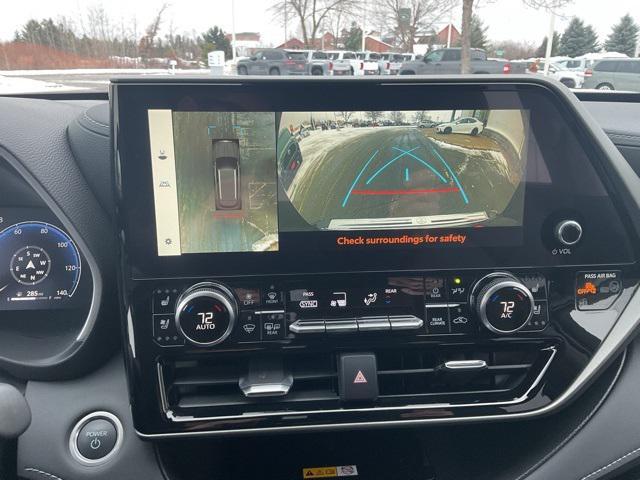 used 2024 Toyota Highlander Hybrid car, priced at $47,499