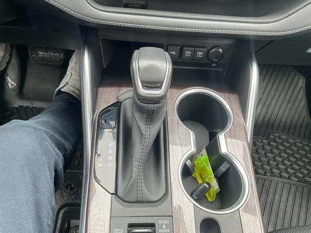 used 2021 Toyota Highlander car, priced at $39,998