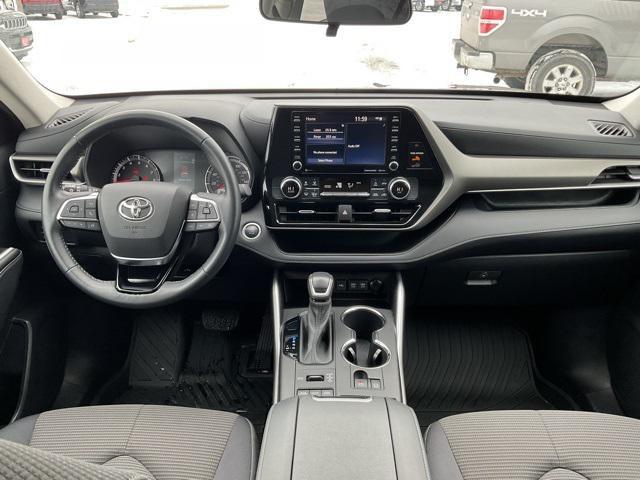 used 2021 Toyota Highlander car, priced at $34,998