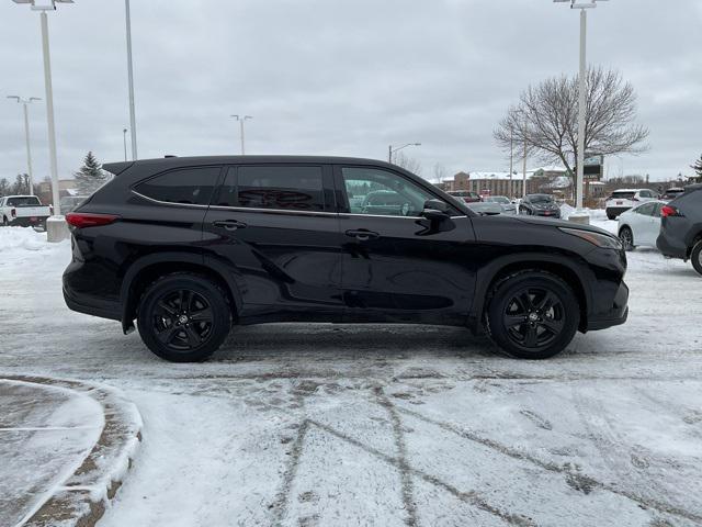 used 2021 Toyota Highlander car, priced at $34,998