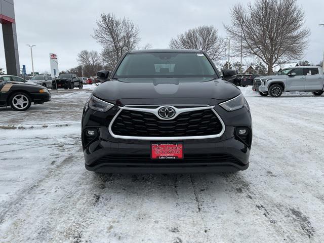 used 2021 Toyota Highlander car, priced at $34,998