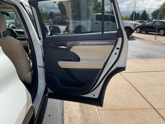 used 2024 Toyota Highlander car, priced at $52,348