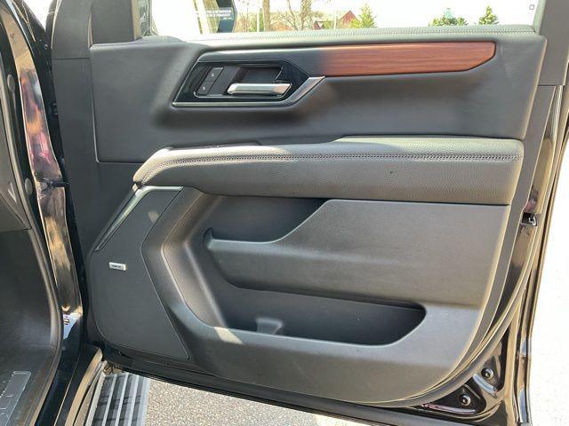 used 2025 GMC Yukon car, priced at $76,349