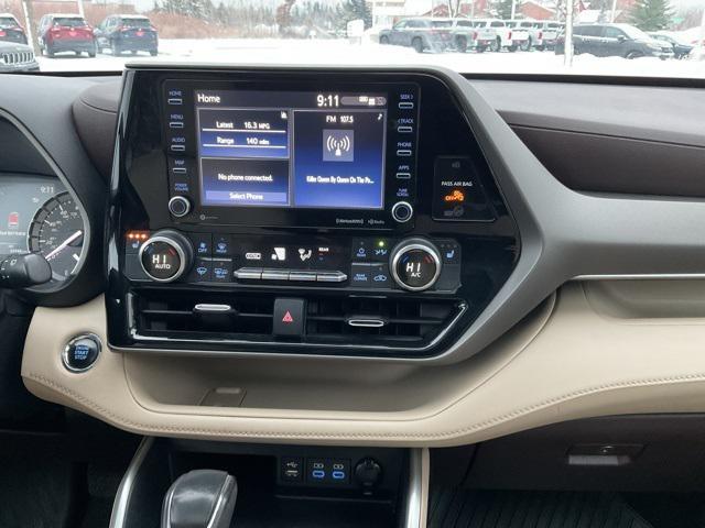 used 2022 Toyota Highlander car, priced at $34,998