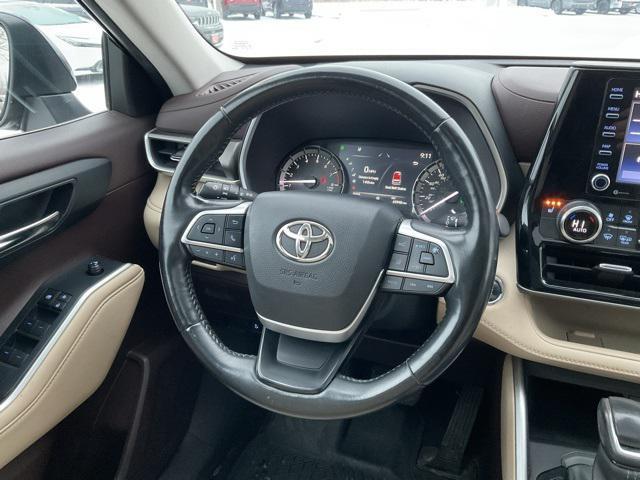 used 2022 Toyota Highlander car, priced at $34,998