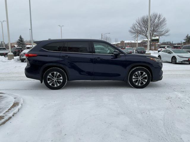 used 2022 Toyota Highlander car, priced at $34,998