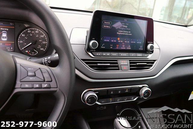 new 2025 Nissan Altima car