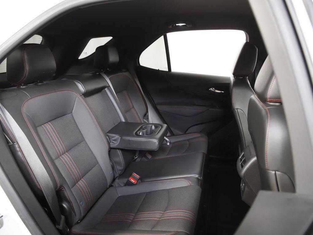 used 2024 Chevrolet Equinox car, priced at $25,592