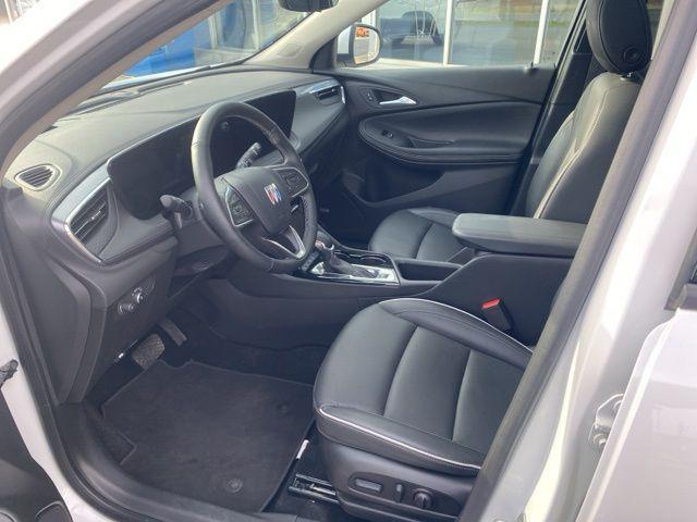 used 2025 Buick Encore GX car, priced at $29,900