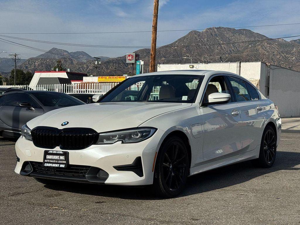 BMW 3 Series view 3