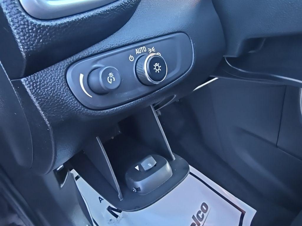 used 2022 Chevrolet Trax car, priced at $18,495