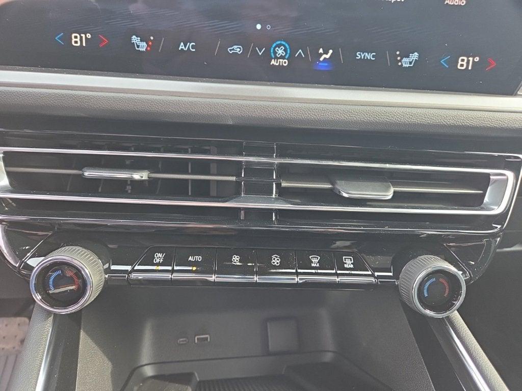 new 2026 Chevrolet Traverse car, priced at $44,141