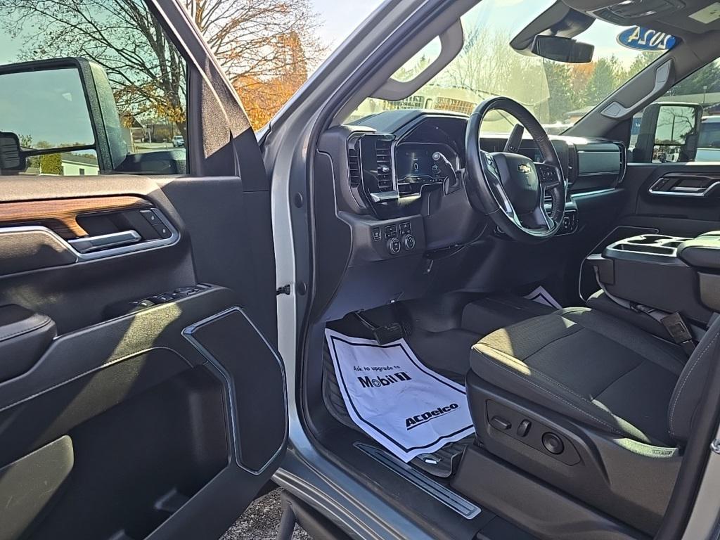 used 2024 Chevrolet Silverado 2500 car, priced at $52,500