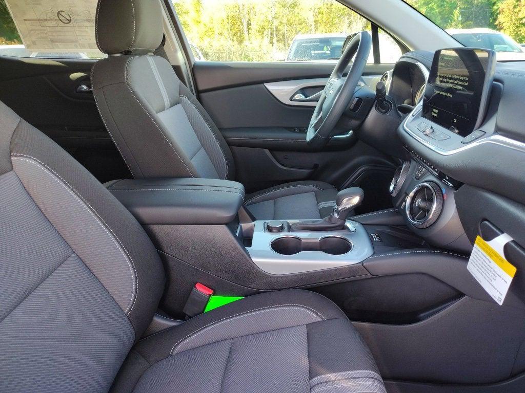 new 2025 Chevrolet Blazer car, priced at $35,527