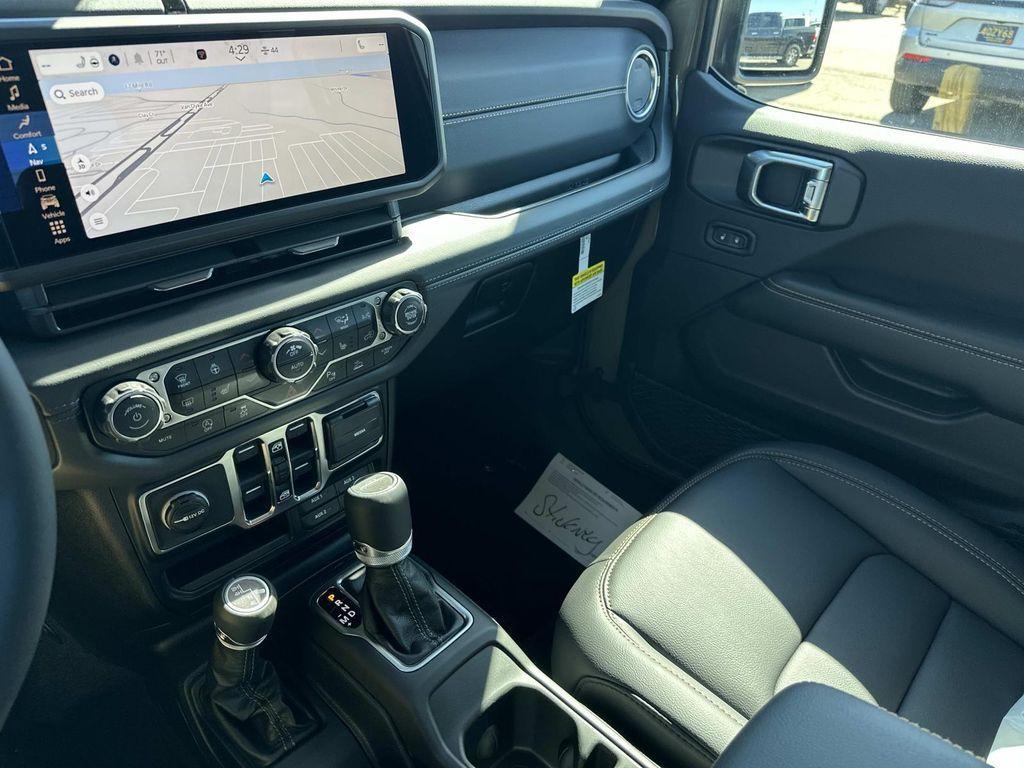 new 2026 Jeep Gladiator car, priced at $53,773