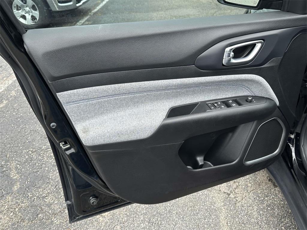 used 2022 Jeep Compass car, priced at $20,995