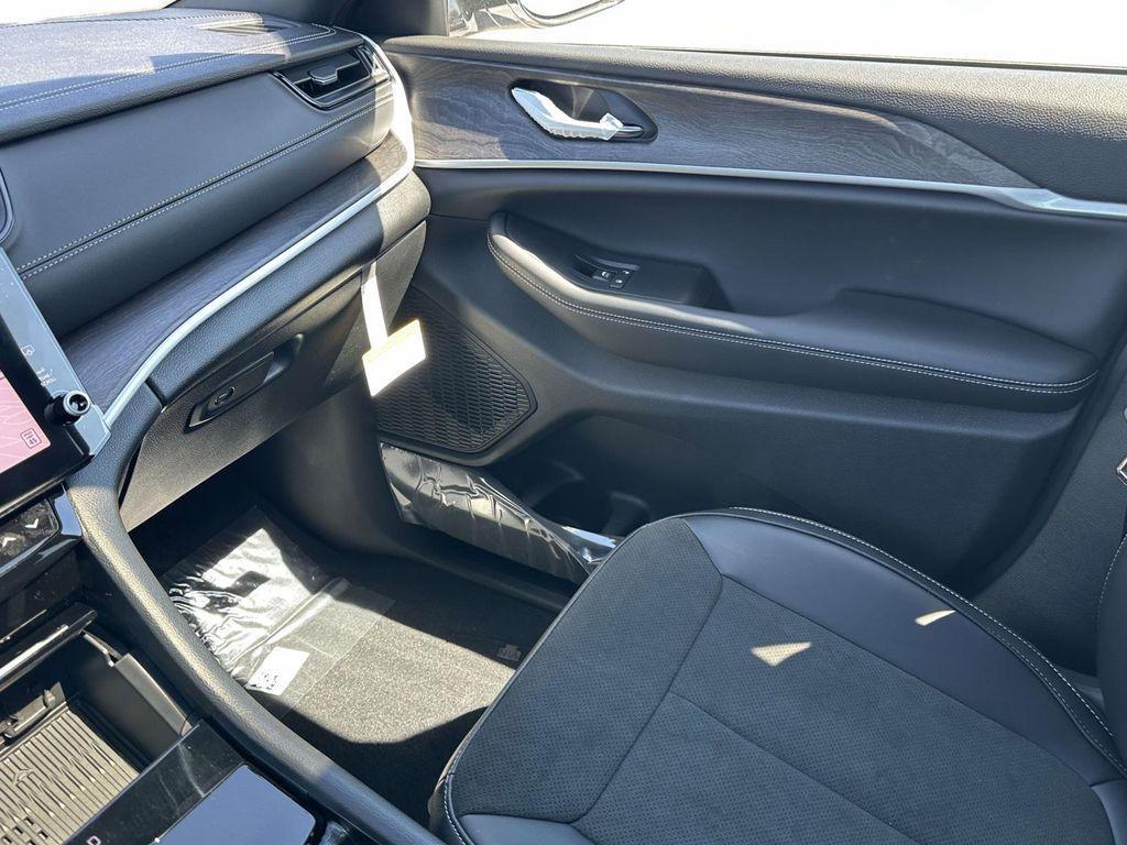 new 2026 Jeep Grand Cherokee L car, priced at $49,935