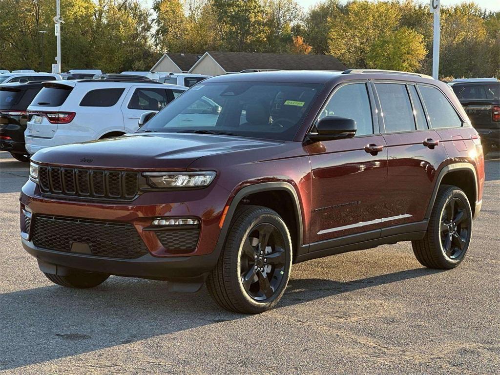 new 2025 Jeep Grand Cherokee car, priced at $49,320