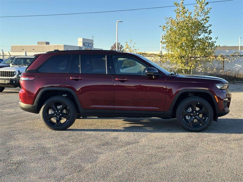 new 2025 Jeep Grand Cherokee car, priced at $49,320