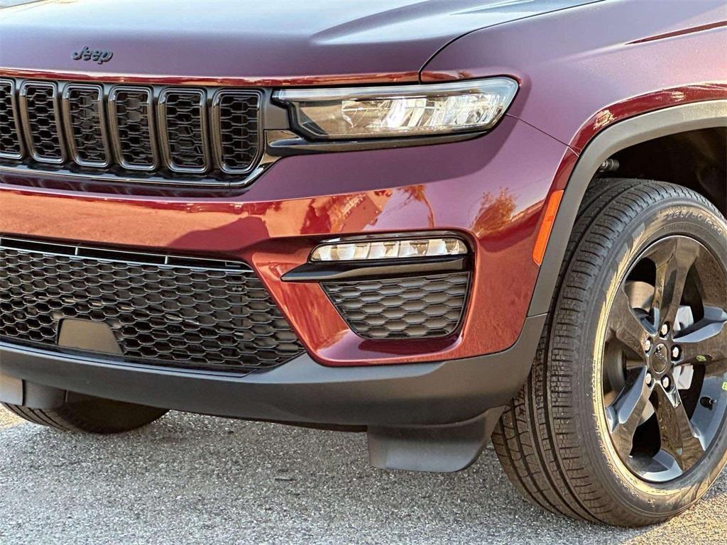 new 2025 Jeep Grand Cherokee car, priced at $49,320