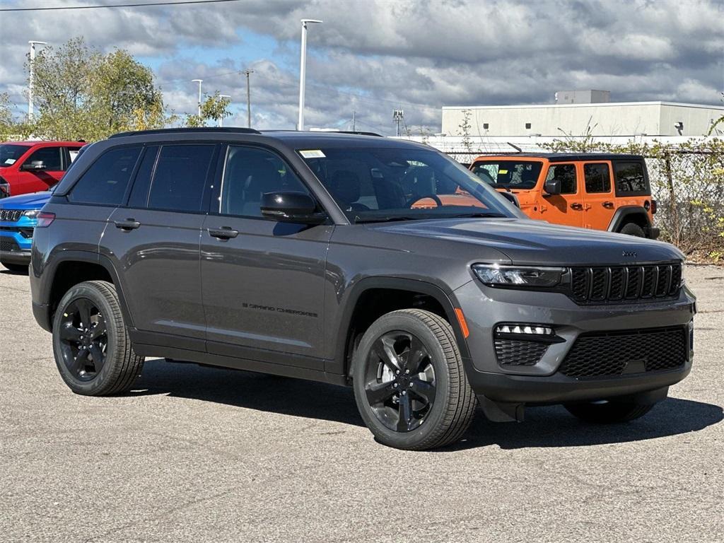 new 2025 Jeep Grand Cherokee car, priced at $49,320