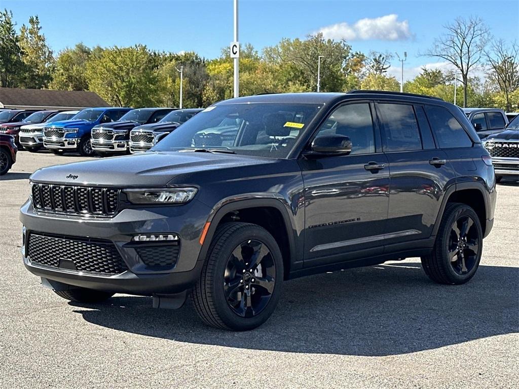 new 2025 Jeep Grand Cherokee car, priced at $49,320
